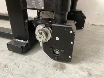 Prodám plně elektrický vysokozdvižný paletový vozík EMF12/25 - 5