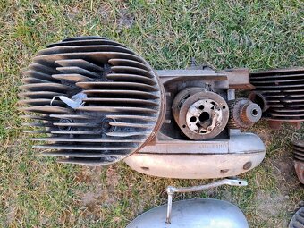Motory, valce, hlava jawa 250 panelka - 5