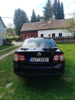 Volkswagen Jetta MK5 - 5