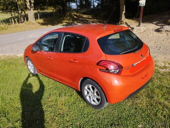 Peugeot 208 - 5