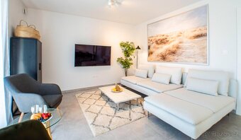 Moderní apartmány u moře, Rogoznica – prodej. Vzdálenost od - 5