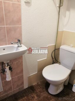 Pronájem garsoniéry v centru Děčína I - 5