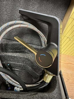 Luxusní kuchyňská baterie ve zlatém provedení - 5