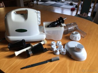 Odšťavňovač OMEGA – J8224 - 5