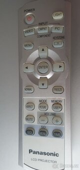 projektor Panasonic - 5