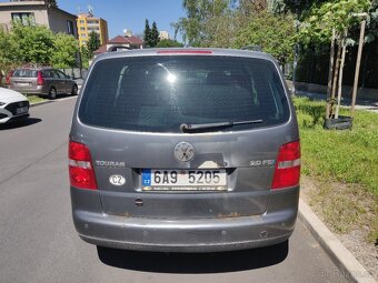 VW Touran 2,0 FSI bez TK - 5