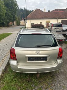 Toyota Avensis combi 2,0 D-4D 85 KW r.v. 2003 - 5