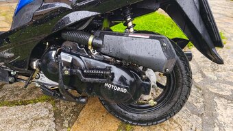 Prodám: Skutr Motorro GUGITA 4T 50ccm s helmou Cassida - 5