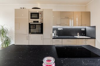 Prodej bytu 3+1 75 m² Římská, Kladno - 5