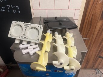 Prodám zmrzlinový stroj oceanpower OP130 - 5