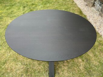 Dřevěný kulatý jídelní stůl - Toro 125 cm - 5