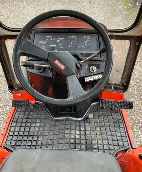 TRAKTOR KUBOTA - 5