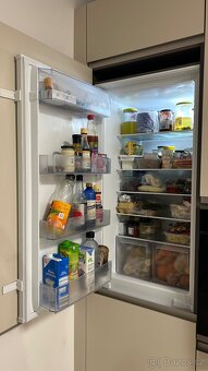 Vestavěná lednice s mrazákem - 5