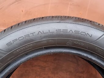 Celoroční Dunlop 225/55/17 - 5