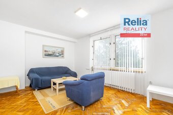 Prostorný RD s garáží v klidné části obce Břehy, 952 m2 - 5