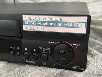 S-VHS-ET videorekordér JVC HR-S6953 s video stabilizátorem - 5