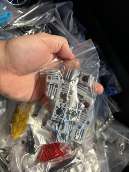 Originál Lego Bugatti Chiron 42083 - 5