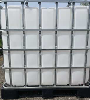 Prodám IBC kontejnery, čisté z potravinářství 1 000l - 5