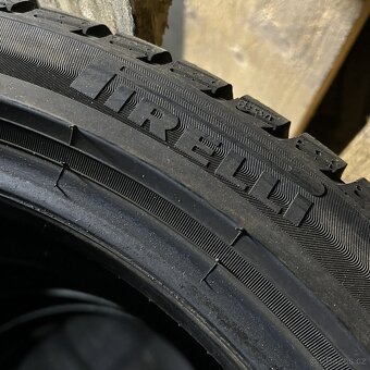 Zimní pneu 205/45 R17 88V Pirelli RF 5,5-6mm - 5