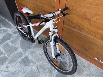 Cube Access 24” - 5