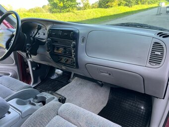Ford Explorer 1996 4.0 V6 4x4 - 5