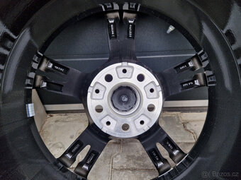 5x112 r19 kola bmw m5 disky alu 19 BMW M5 elektrony 285 40 - 5