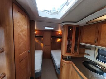 Hobby Prestige 560, markýza, nový solární systém - 5
