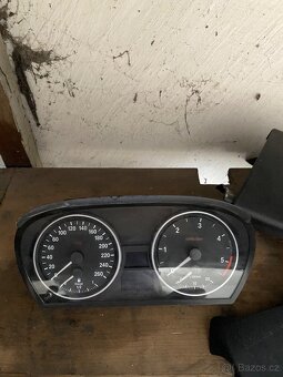 Díly bmw e90 325d - 5