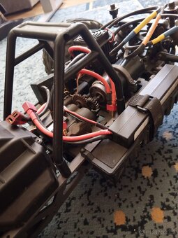 RC auto 1:8 - 5