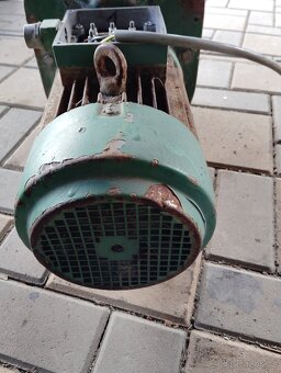 Elektromotor s převodovkou - 5