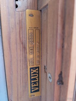 Prodám střešní starší okna VELUX - 5