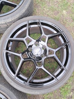 Alu MM Concepts 5x114.3 R19 + Pirelli 235/35/19 - 5