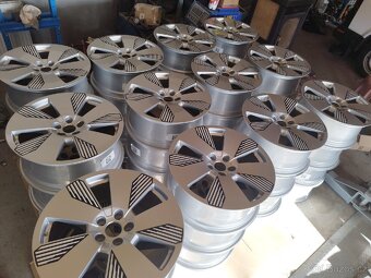 Alu kola Audi Q8 e-tron r19 - 5