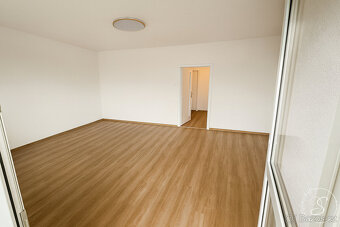 Pronájem bytu 4+1, 82 m2, Praha - 5