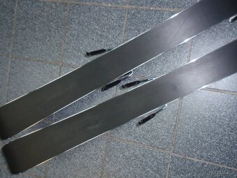 TOP DÁMSKÉ NASERVISOVANÉ 151 CM LYŽE CARVY ATOMIC CLOUD 9 - 5