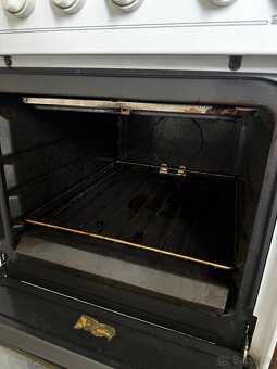 Kuchyňská linka se spotřebiči - 5