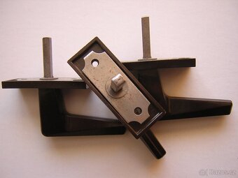 KLIČKA OKENNÍ BAKELITOVÁ - 3 KUSY - KLIČKY OKENNÍ BAKELITOVÉ - 5