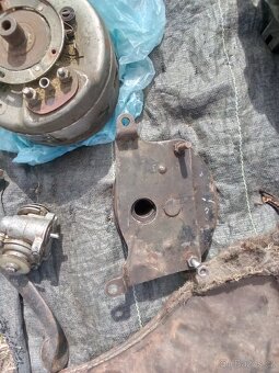 Ogar,sedlo,nadrž.kola karburace,mlhovky nejsou. - 5