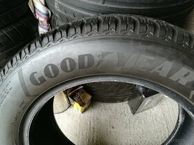 215/60/17 Goodyear zimni 5mm - 5