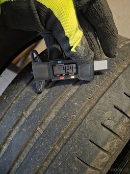 215/55 R17 letní - 5