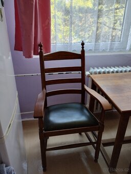 Stůl a 4 židle - 5