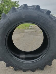 Pneu BKT 650 / 65 R42 - 5