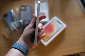iPhone 12, bílý, 64GB, v záruce, stav jako nový - 5
