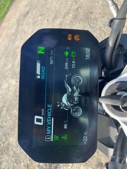 BMW F900R (2022) – jen 9 700 km – quickshifter + výfuk Arrow - 5