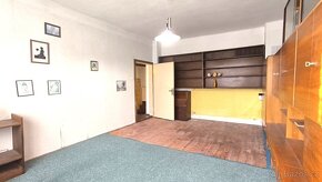 Třebíč, dům v Židovské čtvrti se zahrádkou k náplavce - 5