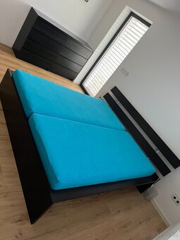 nábytek do ložnice = postel, skříň, komody - 5