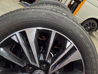 VW t5 t6 t6.1 kola Goodyear 215/60 r17 C zimní ,originál vw - 5