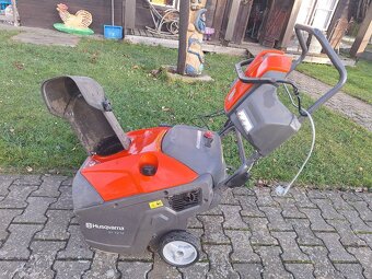 Prodám Snehova fréza Husqvarna ST 121E - 5