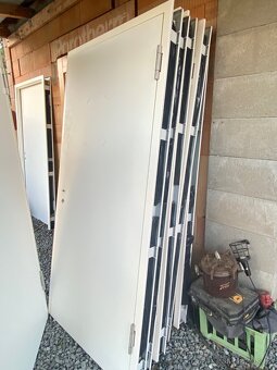 Masivní dveře + ocelová zárubeň - 5