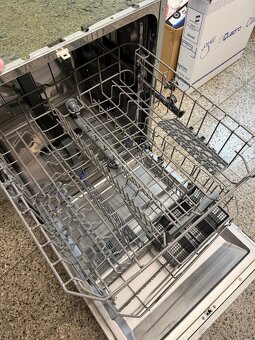 Vestavena mycka nadobi Respekta 60 cm - 5